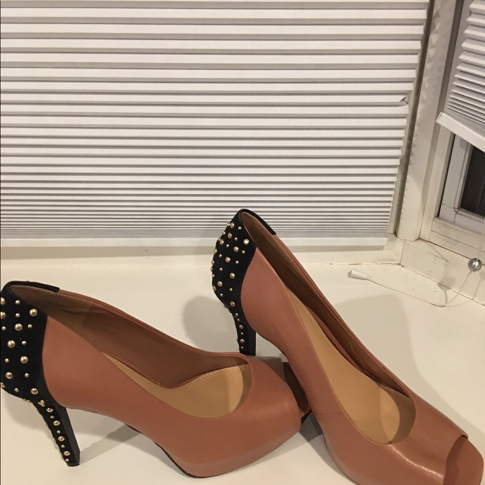 Jessica Simpson cappuccino peeptoe w/studs size 11